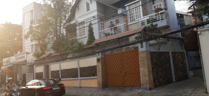 Bán nhà mặt tiền đường Trần Quý Cáp