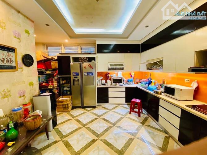 Bán nhà Văn Quán, vỉa hè thênh thang, cây cối ngập tràn, 80m2, 19.5 tỷ. - 2