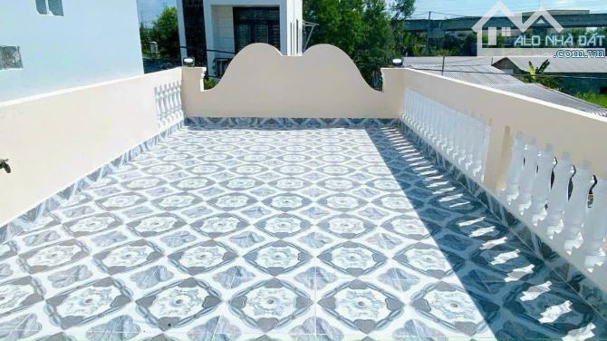 Bán Nhà 3 Tầng Sân Thượng DT 100m2 - MT Đường 10m - 1