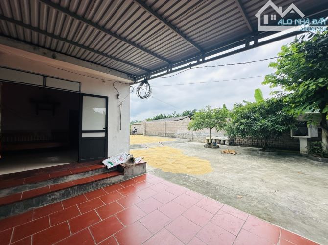 BÁN GÁP LÔ ĐẤT DT 1240m2 VIEW CÁNH ĐỒNG CỰC ĐẸP SẴN NHÀ VƯỜN GIÁ RẺ CHỈ 2,x TỶ - 1