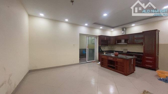 BÁN VILLA 172m2, HẺM XE HƠI, PHƯỜNG 13, TÂN BÌNH, NHỈNH 18 TỶ - 18