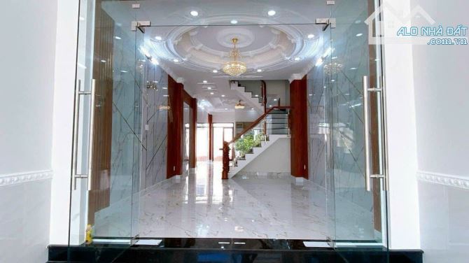 Bán Nhà 3 Tầng Sân Thượng DT 100m2 - MT Đường 10m - 6