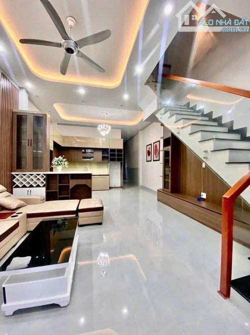 BÁN NHÀ GẦN CHỢ 26 TÂN PHONG, 175m2 SÀN SỬ DỤNG, SỔ RIÊNG THỔ