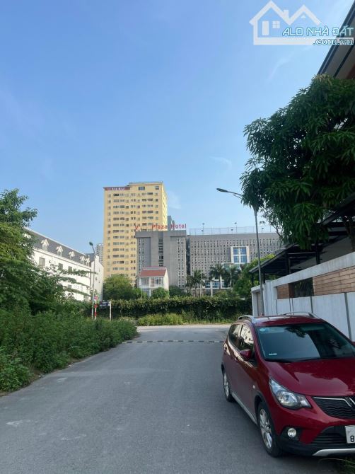 Bán lô đất trống đường Golden City 10A, đường Nguyễn Cảnh Hoan rẽ vào thuộc p Quán Bàu
