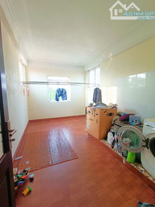 Nhà phân lô cán bộ  Thanh Trì 45m x 5 t  dân xây ô tô đỗ cửa ngõ thông tiện ích bạt ngàn