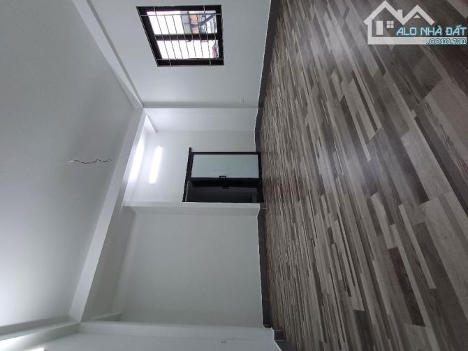 BÁN NHÀ TẠI PHỐ DƯƠNG VĂN BÉ NGAY ĐẦU MINH KHAI