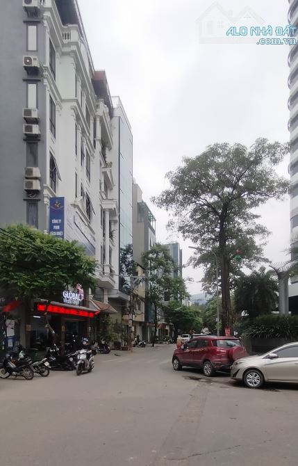 Hiếm, đất ĐG Nguyễn Xuân Khoát, vỉa hè 3 ô tô tránh, MT7.6m, 22tỷ5 - 2