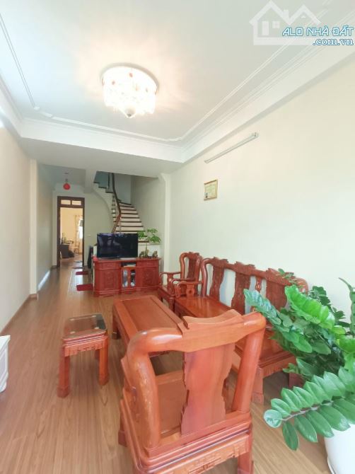 Nhà phân lô cán bộ  Thanh Trì 45m x 5 t  dân xây ô tô đỗ cửa ngõ thông tiện ích bạt ngàn - 2