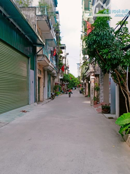 Nhà phân lô cán bộ  Thanh Trì 45m x 5 t  dân xây ô tô đỗ cửa ngõ thông tiện ích bạt ngàn - 3