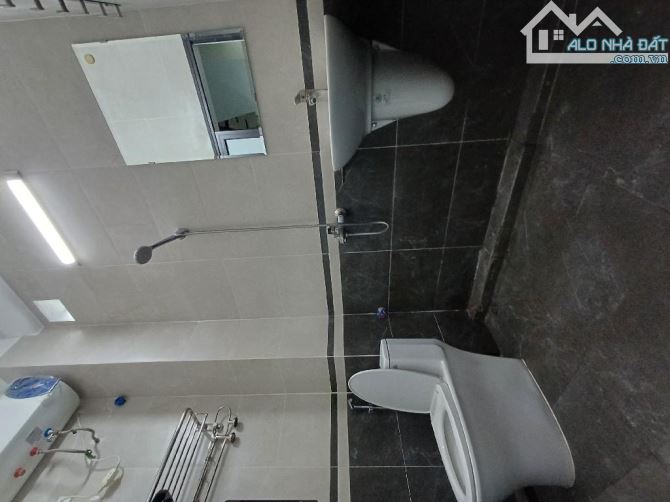 BÁN NHÀ TẠI PHỐ DƯƠNG VĂN BÉ NGAY ĐẦU MINH KHAI