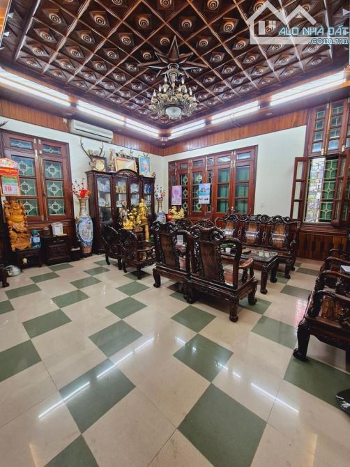 Bán Gấp Mặt Phố Chùa Hà Xây Toà Nhà Văn Phòng, Khách Sạn. DT 263m2 x 4T. MT 12m - 4