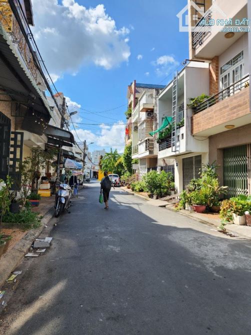 nhà 1 trệt 3 lầu mặt tiền đường Nguyễn Văn Trỗi, P. Xuân Khánh, Q. Ninh kiều, TP. Cần Thơ