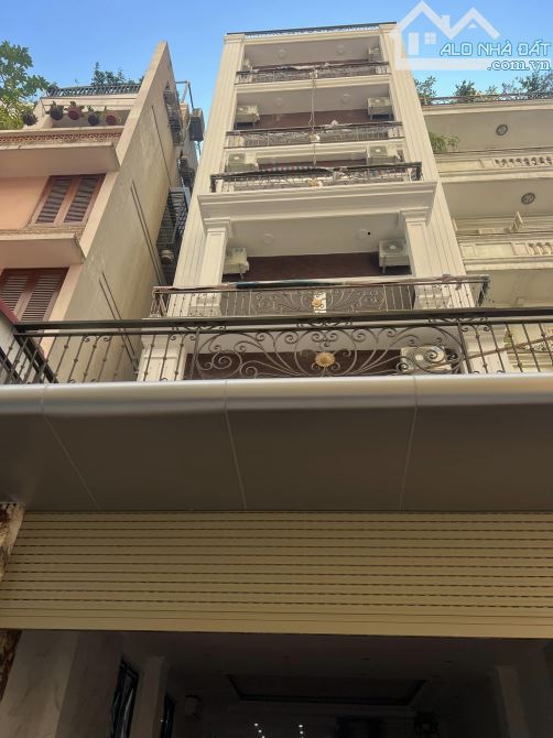 TOÀ VĂN PHÒNG + CĂN HỘ CAO CẤP THANG MÁY - LÔ GÓC 3 THOÁNG - VIEW HỒ - Ô TÔ TRÁNH
