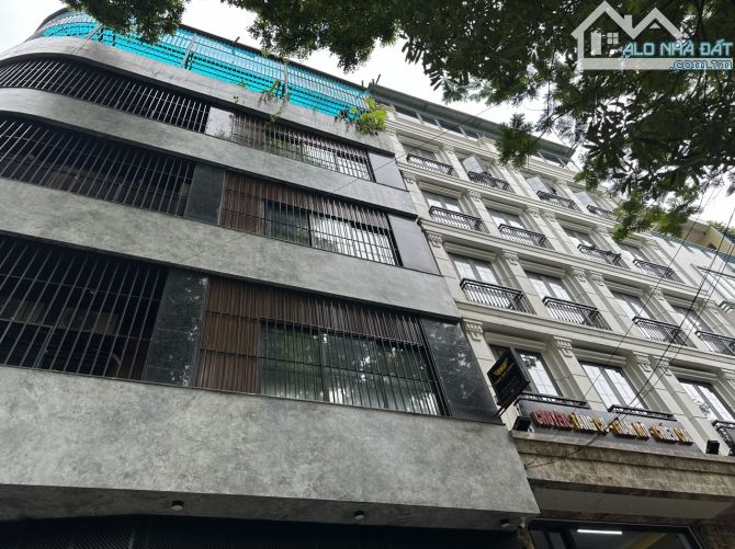 Bán nhà phố Nguyên Hồng vỉa hè ô tô tránh kinh doanh 80m2 4 tầng mặt tiền 6.8m 34 tỷ