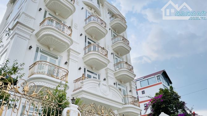 Biệt Thự 2 Mặt Tiền 6 Tầng, 16 căn hộ - View Đẹp. 284m2 chính chủ đường Trịnh Hoài Đức, Tp