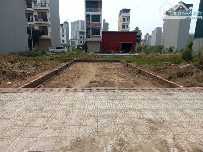 Bán lô đất 60m2 MT 5m đường ô tô tránh vài bước chân ra đường Trịnh Văn Bô giá tốt nhất
