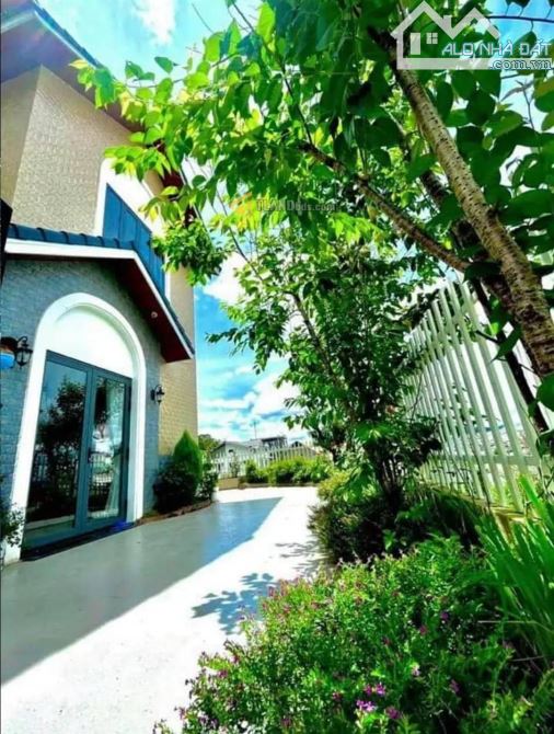 VILLA SÂN VƯỜN CÓ VIEW NGANG 14M 200M2 6P HẺM ÔTÔ ĐƯỜNG NAM HỒ GIÁ 10,5 TỶ