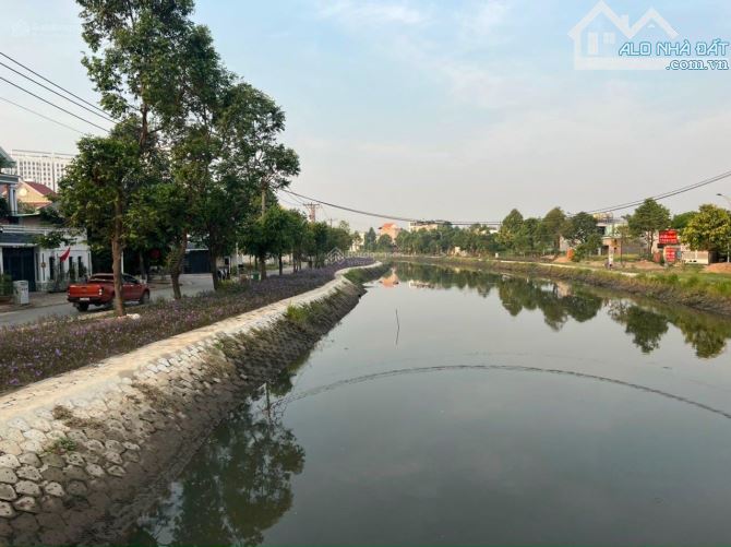 Bán miếng đất biệt thư khu DÂN CƯ HIỆN HỮU 220m2, ngay BV QT Hạnh Phúc - 1