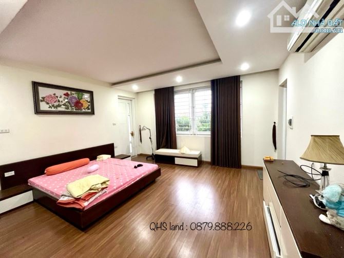 Biệt thự Sài Đồng cho thuê 250m2-4 tầng vỉa hè, ô tô đỗ thoải mái sân vườn rộng 🎊🎊 - 1