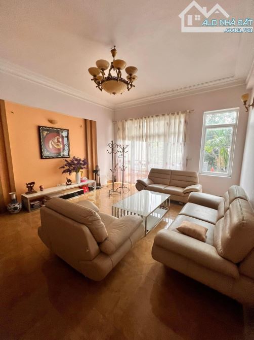 Bán Gấp Siêu Phẩm Ô Tô Tránh Phố Nguyễn Khoái Hai Bà Trưng DT 109M 4T MT 5.2M Giá 27 Tỷ - 1