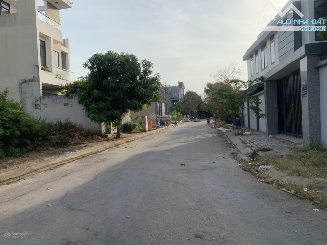 Bán miếng đất biệt thư khu DÂN CƯ HIỆN HỮU 220m2, ngay BV QT Hạnh Phúc - 2