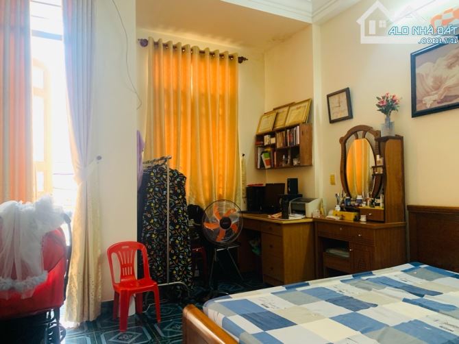 NGAY EMART PHAN VĂN TRỊ - HAI MẶT HẺM TRƯỚC SAU OTO TRÁNH - VỪA Ở VỪA CHO THUÊ THU NHẬP 18 - 3