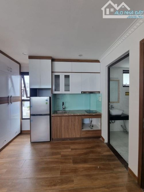 TOÀ VĂN PHÒNG + CĂN HỘ CAO CẤP THANG MÁY - LÔ GÓC 3 THOÁNG - VIEW HỒ - Ô TÔ TRÁNH - 7