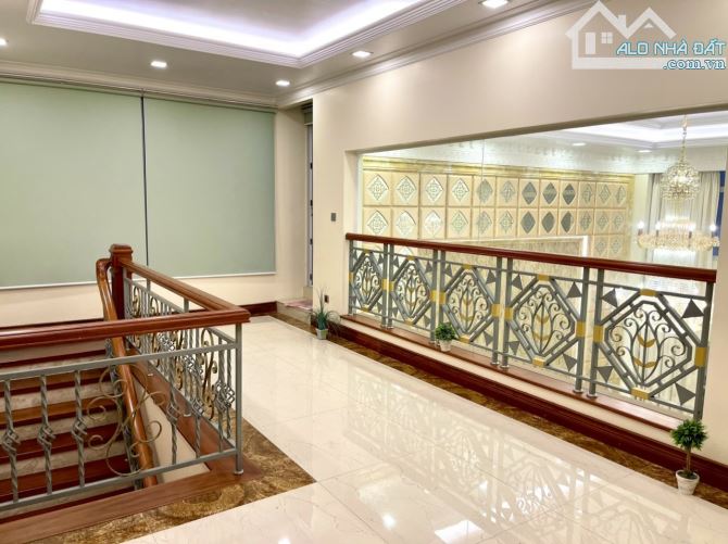 Cho thuê Penthouse Star Hill, Đường số 10, phường Tân Phú Q7 - 7