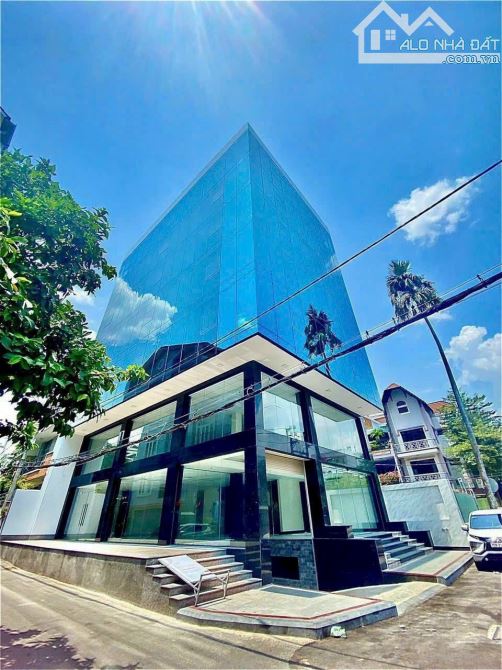 Bán toà nhà góc 2 MT Nguyễn Huy Tưởng, Bình Thạnh. Hầm 7 tầng ;CN 227m2 ; 12.5 x 18m