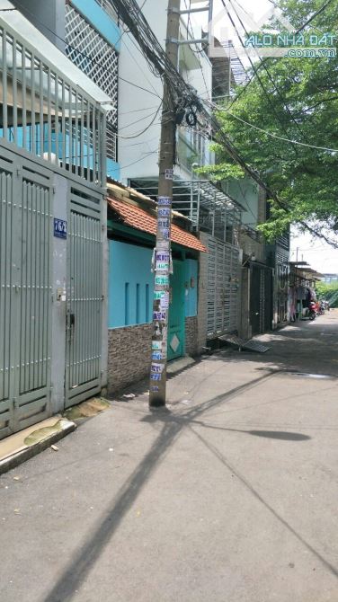 Bán dãy trọ Dương Quảng Hàm, P.5, GV (Phía sau Vincom PVT). DT: 5m x 18m giá 8,2ty TL