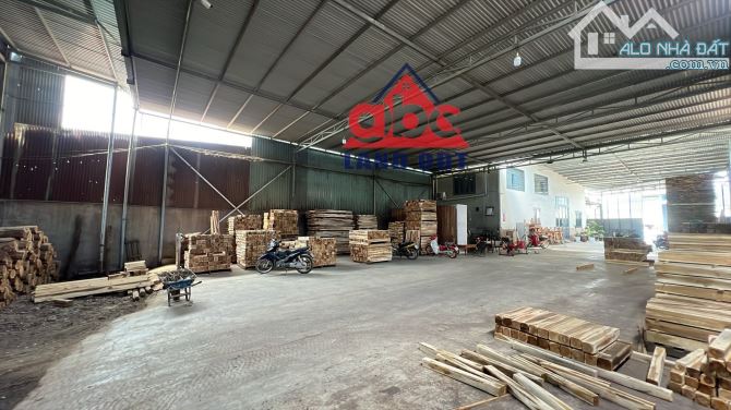 CHO NHÀ THUÊ XƯỞNG 2000m2  P.TÂN HOÀ ĐƯỜNG XE CÔNG