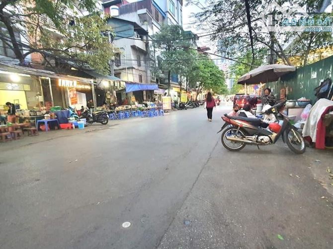 Bán Gấp Nhà Phùng Khoang. Giá Đầu Tư. Vỉa hè ô tô tránh. DT 476m2 x 3T. MT 16m
