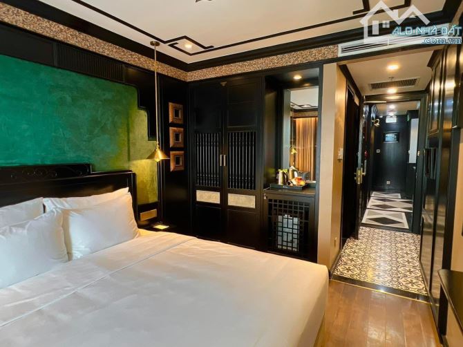 Bán khách sạn mặt phố Hòe Nhai, mặt tiền 17 phòng, giá 76 tỷ - 1