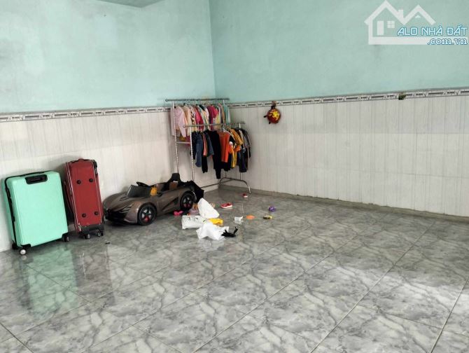 BÁN NHÀ GẦN HỒ BƠI PHƯƠNG NAM TRẢNG DÀI CHỈ 2,4 TỶ - 1
