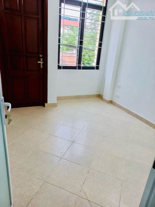 Nhà dân xây phân lô Cán bộ Thanh Trì 42m x 5 t ô tô tránh KD  gần phố giá 6.2 tỷ - 2
