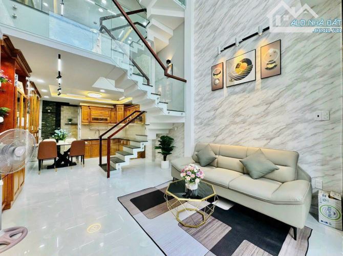 LÊN SÓNG SIÊU PHẨM ĐẸP LUNG LINH ĐÚC LỬNG 2 LẦU 🏡Vị trí Phạm Văn Chiêu - P.14 - Gò Vấp 💰 - 3