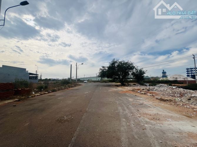 Bán đất KDC Bắc Xuân An Phường Xuân An TP Phan Thiết DT 100m2 Hướng Đông Bắc giá 2.6 tỷ - 3