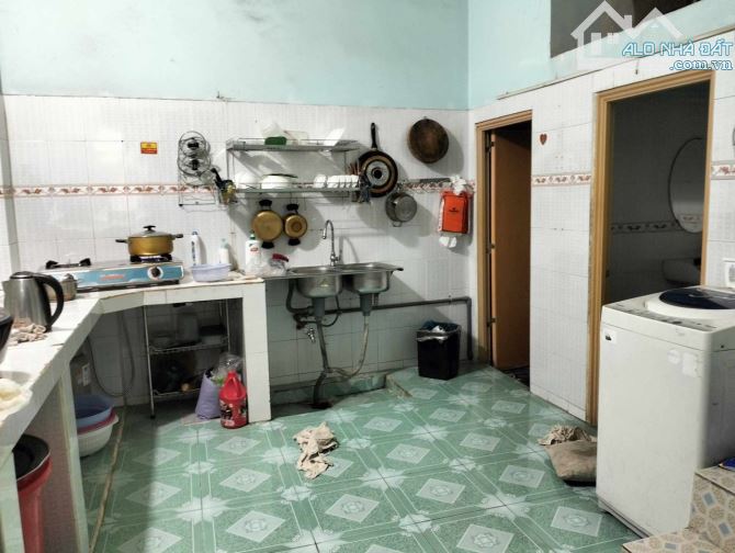 BÁN NHÀ GẦN HỒ BƠI PHƯƠNG NAM TRẢNG DÀI CHỈ 2,4 TỶ - 3