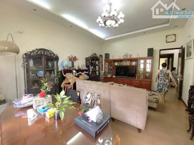 Bán Gấp Nhà Phùng Khoang. Giá Đầu Tư. Vỉa hè ô tô tránh. DT 476m2 x 3T. MT 16m - 3
