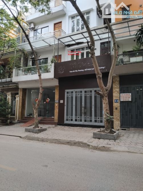 chủ bán nhà riêng 80m2x5T, 4PN, 1PK, 1 Gara, Bếp,mặt phố  Nguyễn Sơn Hà, Văn Quán