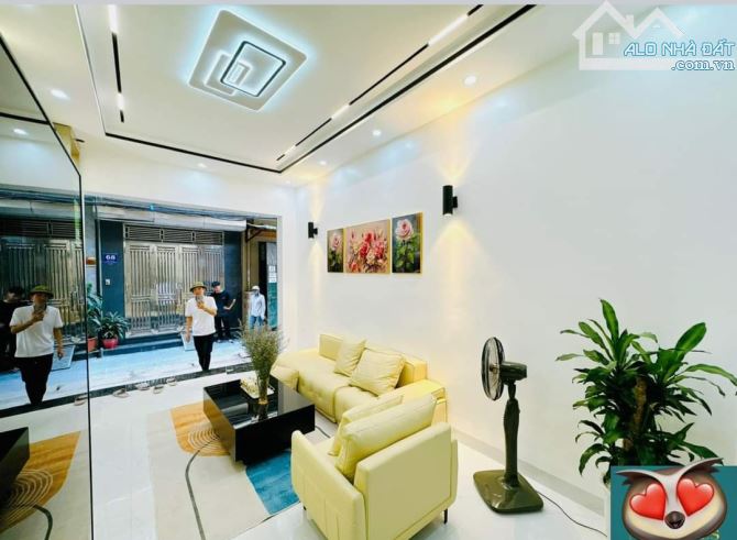 Bán nhà ngõ phố Hoàng mai quận Hoàng Mai đẹp như khách sạn  oto đỗ cửa 5,8 tỷ - 1