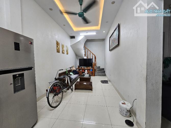 Bán Nhà Tam Trinh, 32m2, 4 Tầng, 2 Thoáng, Gần Ô tô, Giá Chỉ 4 Tỷ - 1