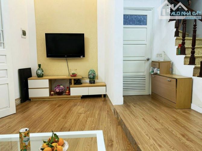 Nguyễn Trãi dt 44 m 5 tầng mt 4 m giá  8.65 tỷ - 2