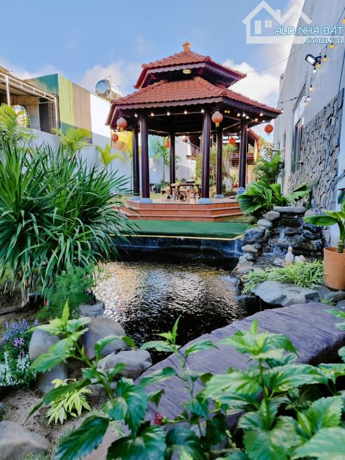BIỆT THỰ SÂN VƯỜN CUỐI Y MOAN RẼ PHẢI - CÁCH TRUNG TÂM THÀNH PHỐ CHỈ 4KM . GẦN MỌI TIỆ - 2