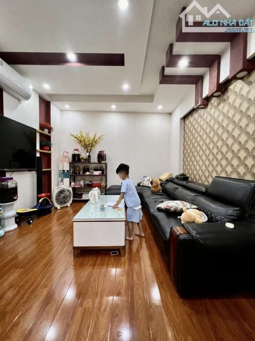 Nguyễn Trãi dt 44 m 5 tầng mt 4 m giá  8.65 tỷ - 3