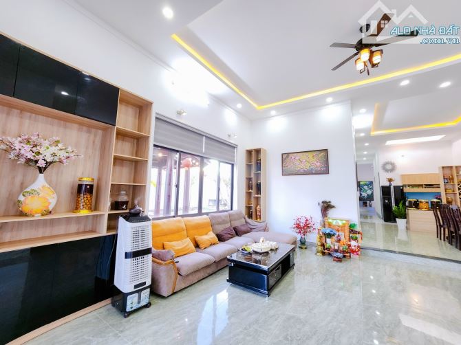 BIỆT THỰ SÂN VƯỜN CUỐI Y MOAN RẼ PHẢI - CÁCH TRUNG TÂM THÀNH PHỐ CHỈ 4KM . GẦN MỌI TIỆ - 4