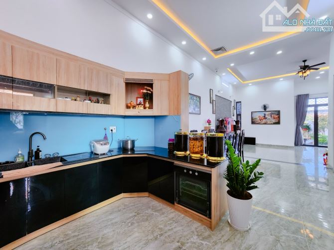 BIỆT THỰ SÂN VƯỜN CUỐI Y MOAN RẼ PHẢI - CÁCH TRUNG TÂM THÀNH PHỐ CHỈ 4KM . GẦN MỌI TIỆ - 6