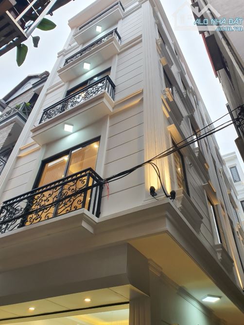 Bán nhà phố Liên Mạc, Bắc Từ Liêm, Dt 35m2, Sân ô tô cạnh nhà , Thang máy ,Giá 3.95 Tỷ