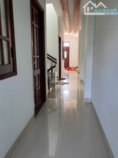 Bán nhà MT đường Mai Thúc Lân cách biển Mỹ Khê 200m