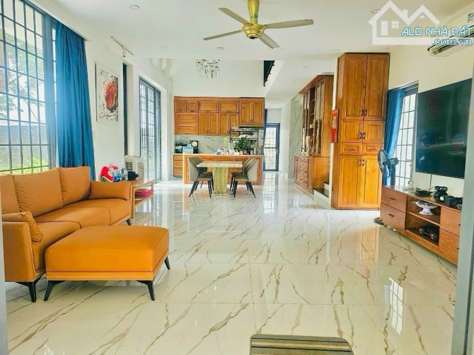Bán nhà mặt tiền ngang 8x17m đường kinh doanh Nguyễn Trãi Phường 8 Quận 5 giáp quận 1